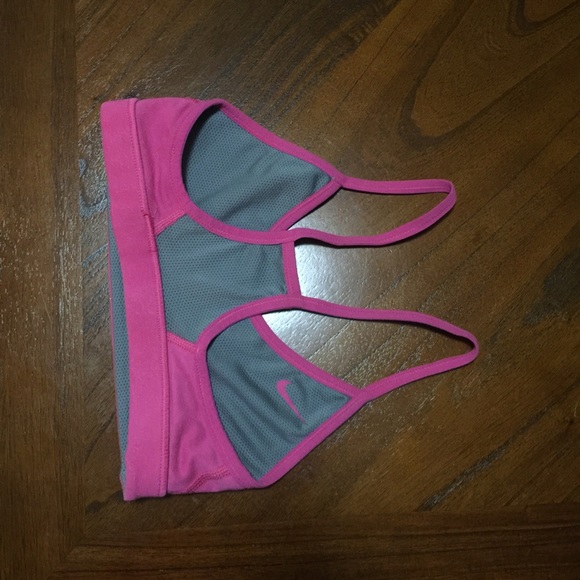 Reversible Nike sports bra with spaghetti strap - Picture 3 of 7